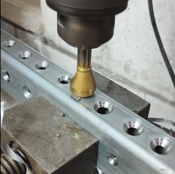 不锈钢沉孔加工难？立浩科技高钴钢沉孔倒角刀来解忧